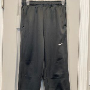 Nike therma-fit sweats